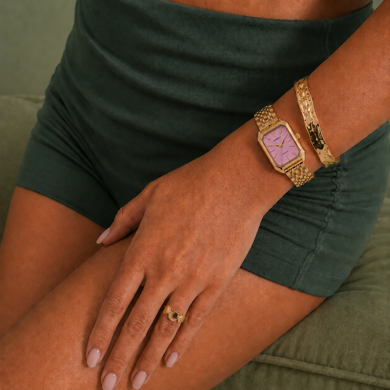 Le Marais Uhr Petal