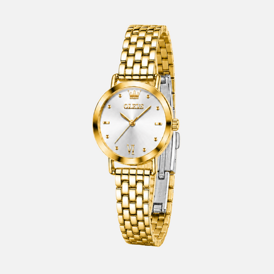 Vendôme Watch Onyx angled view of the round gold tone case, silver-tone dial and polished link bracelet